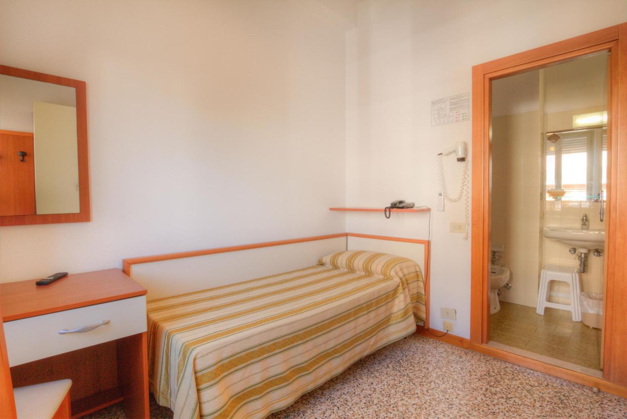 Single Room,1743087186:JPEG